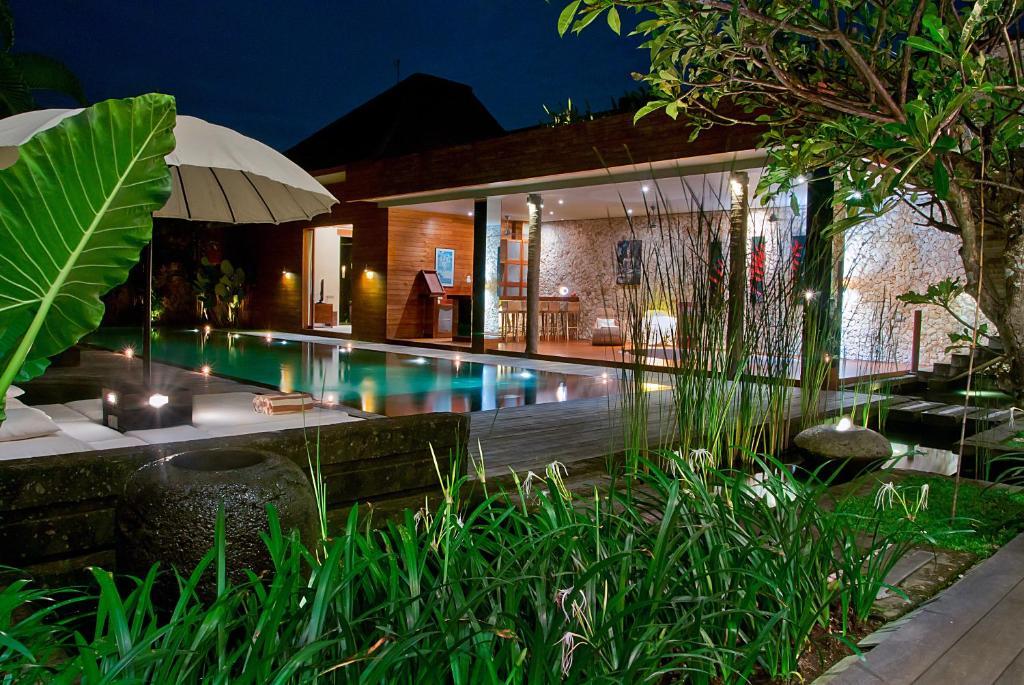 Eko Villa Seminyak - Tropical Villa, Walk To Beach Esterno foto